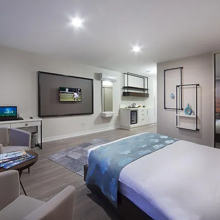 The Clock Hotel 2*