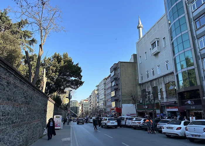 The Clock מלון 3*